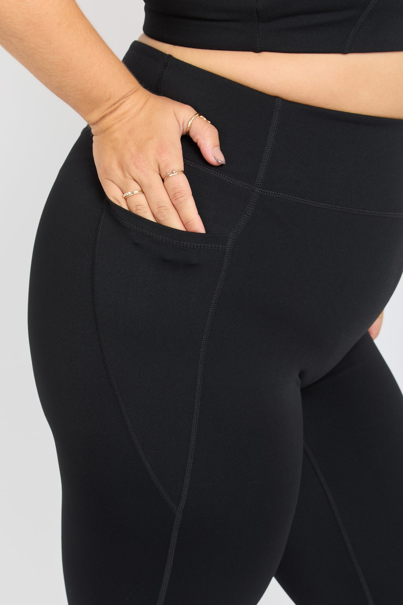 CloudLuxe Core Black Pocket Legging