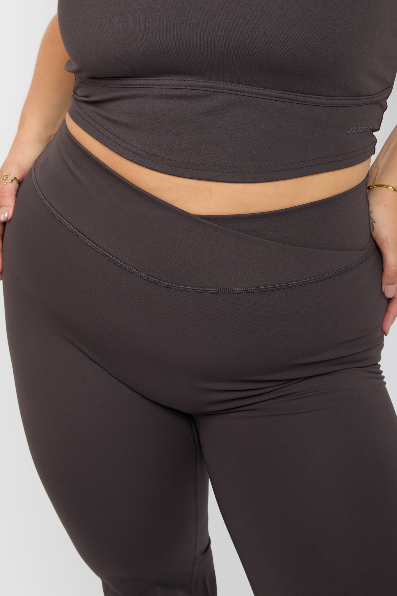 CloudLuxe Core Wrap Coffee Essential Legging