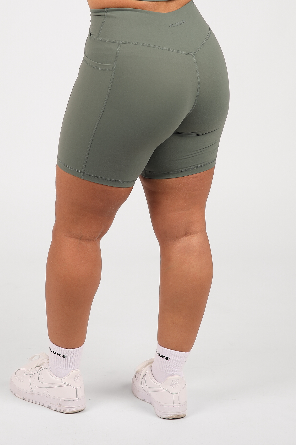 CloudLuxe Wrap Pocket Deep Sage 7" Shorts