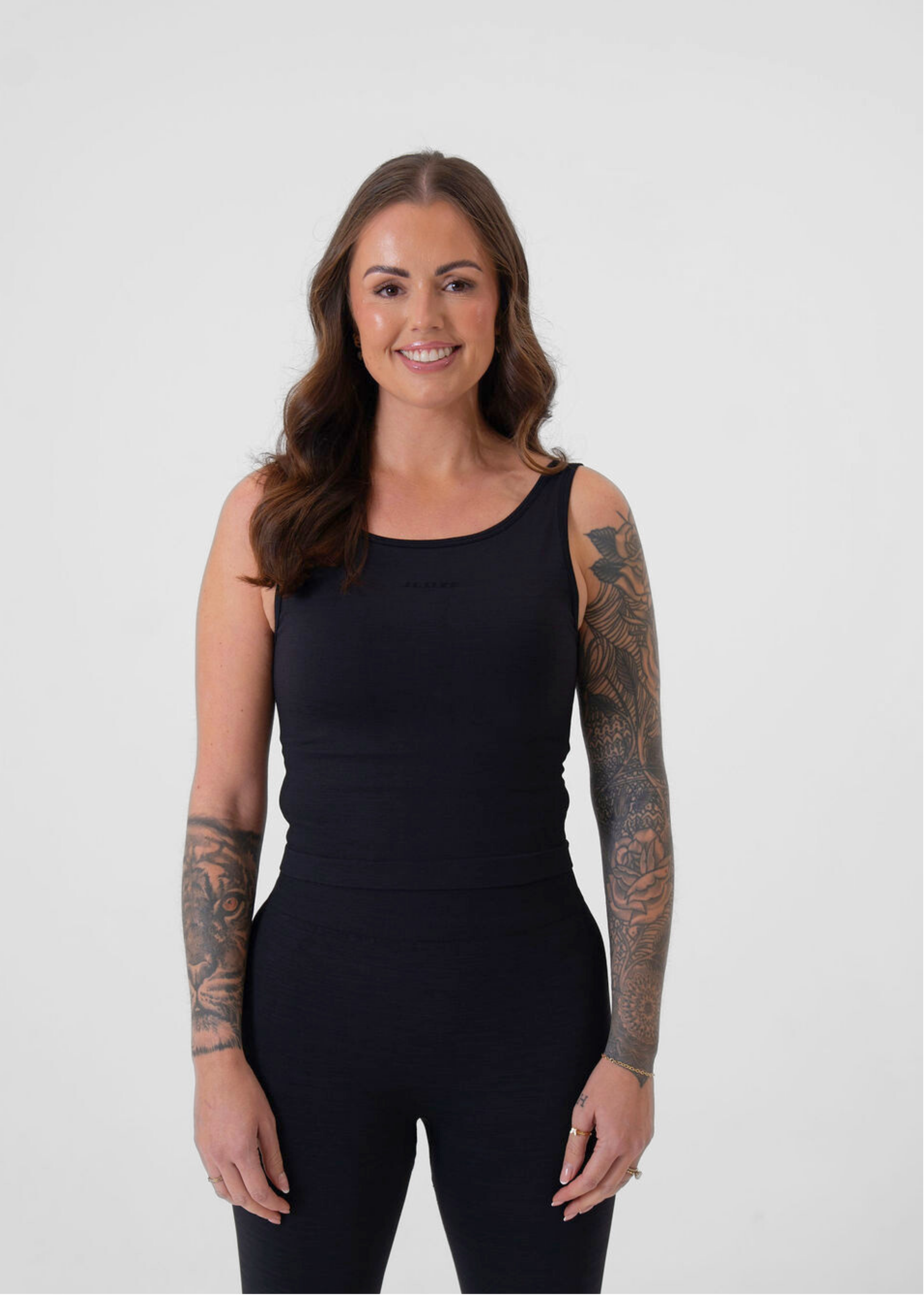 Charl (Miss Greedy) is 5ft 5, Cup size 32E, UK size 8 and wears a S.
