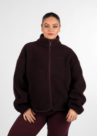 Bonnie is a UK 14/16 and wears a size L