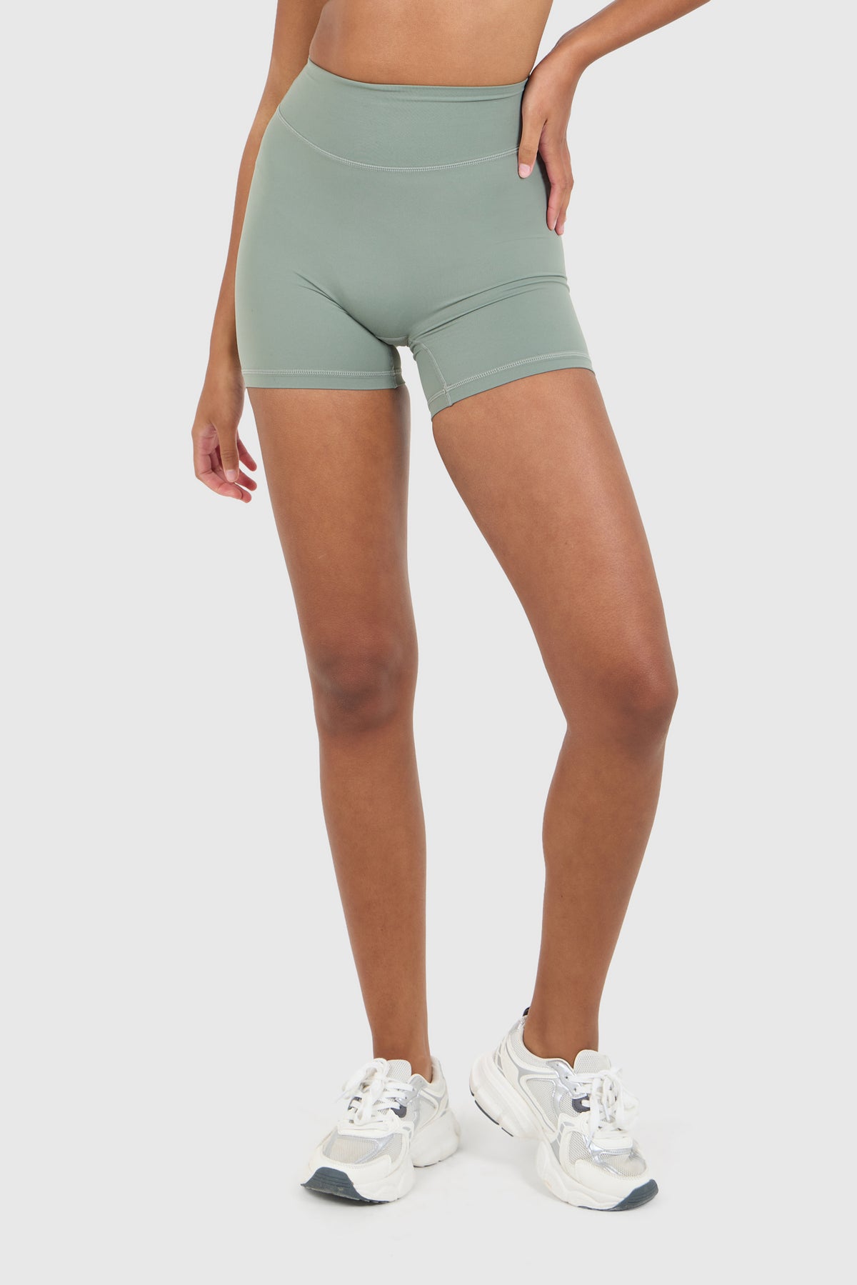 Cloud Sculpt 5" Soft Sage Scrunch Short