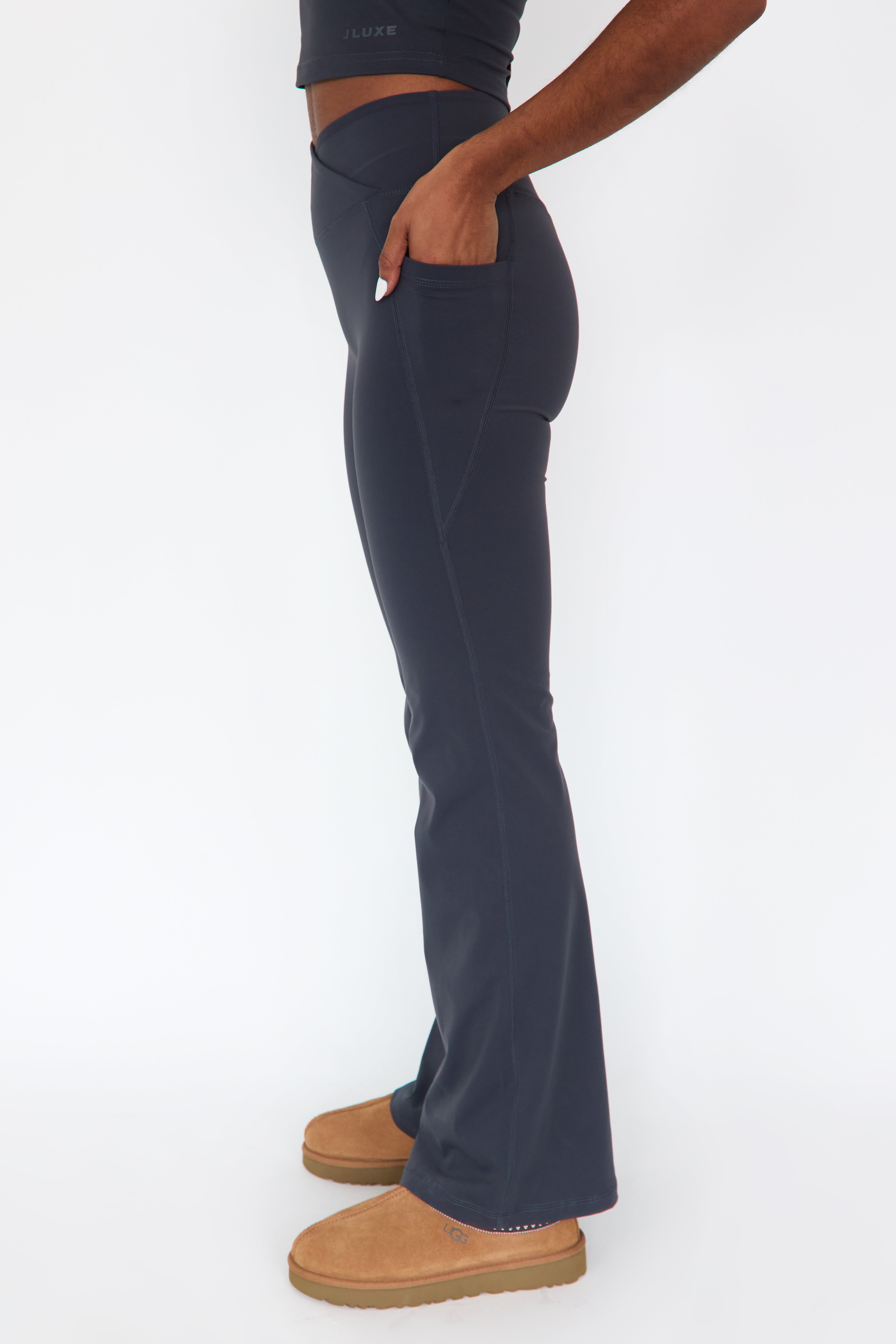 CloudLuxe Wrap Pocket Charcoal Flares