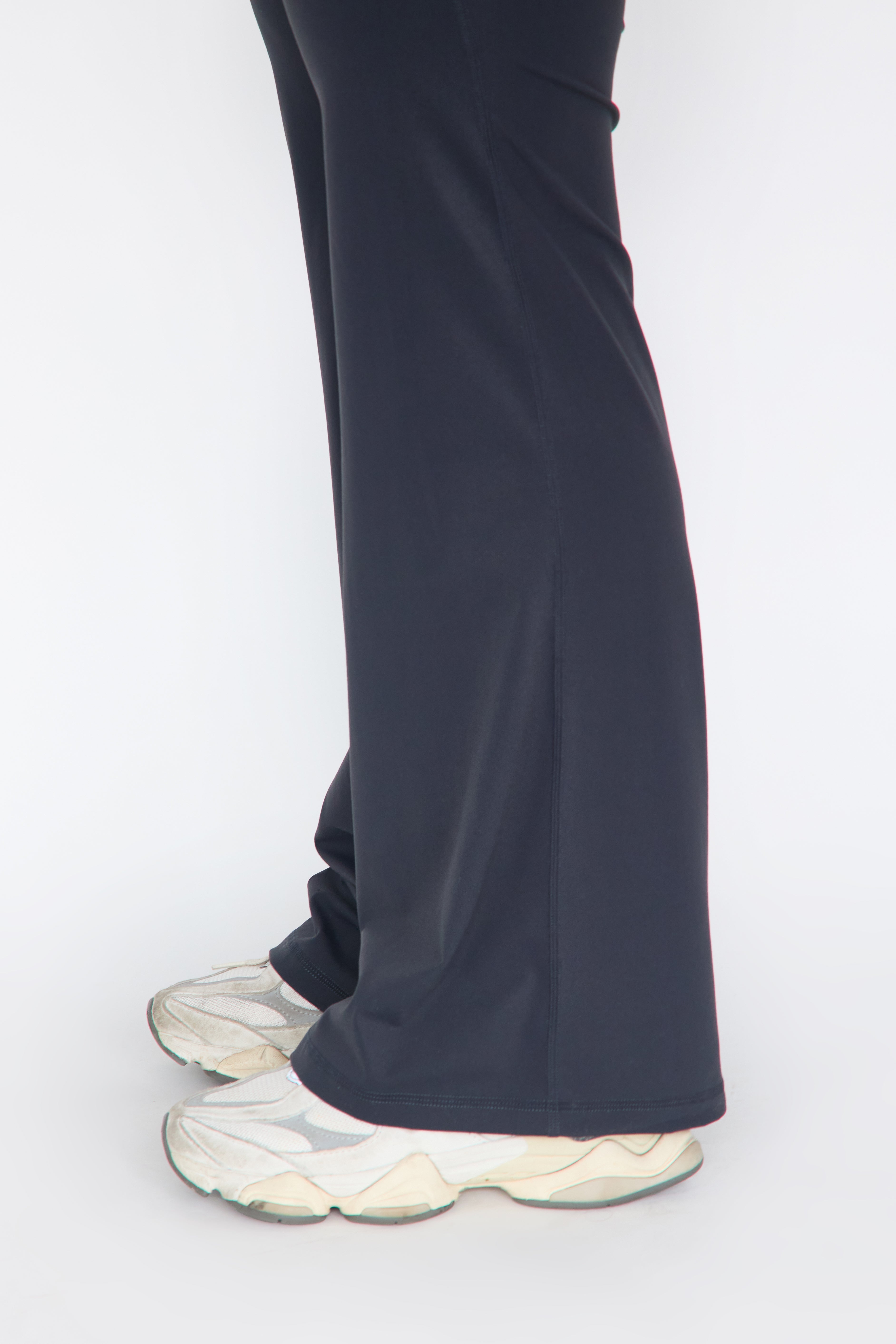 CloudLuxe Wrap Pocket Charcoal Flares