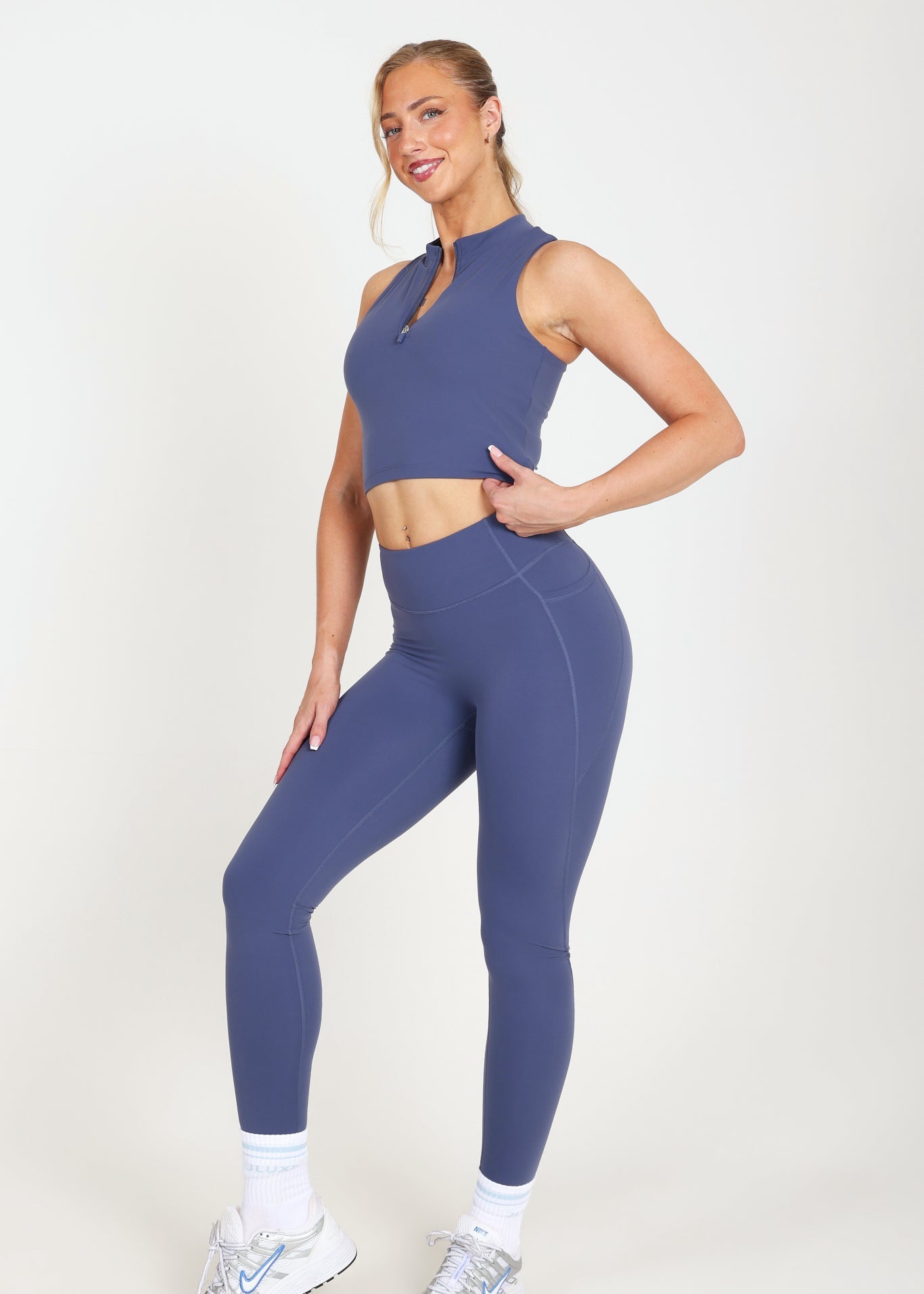 Cloud Sculpt Dusk High Neck Zip Sports Bra