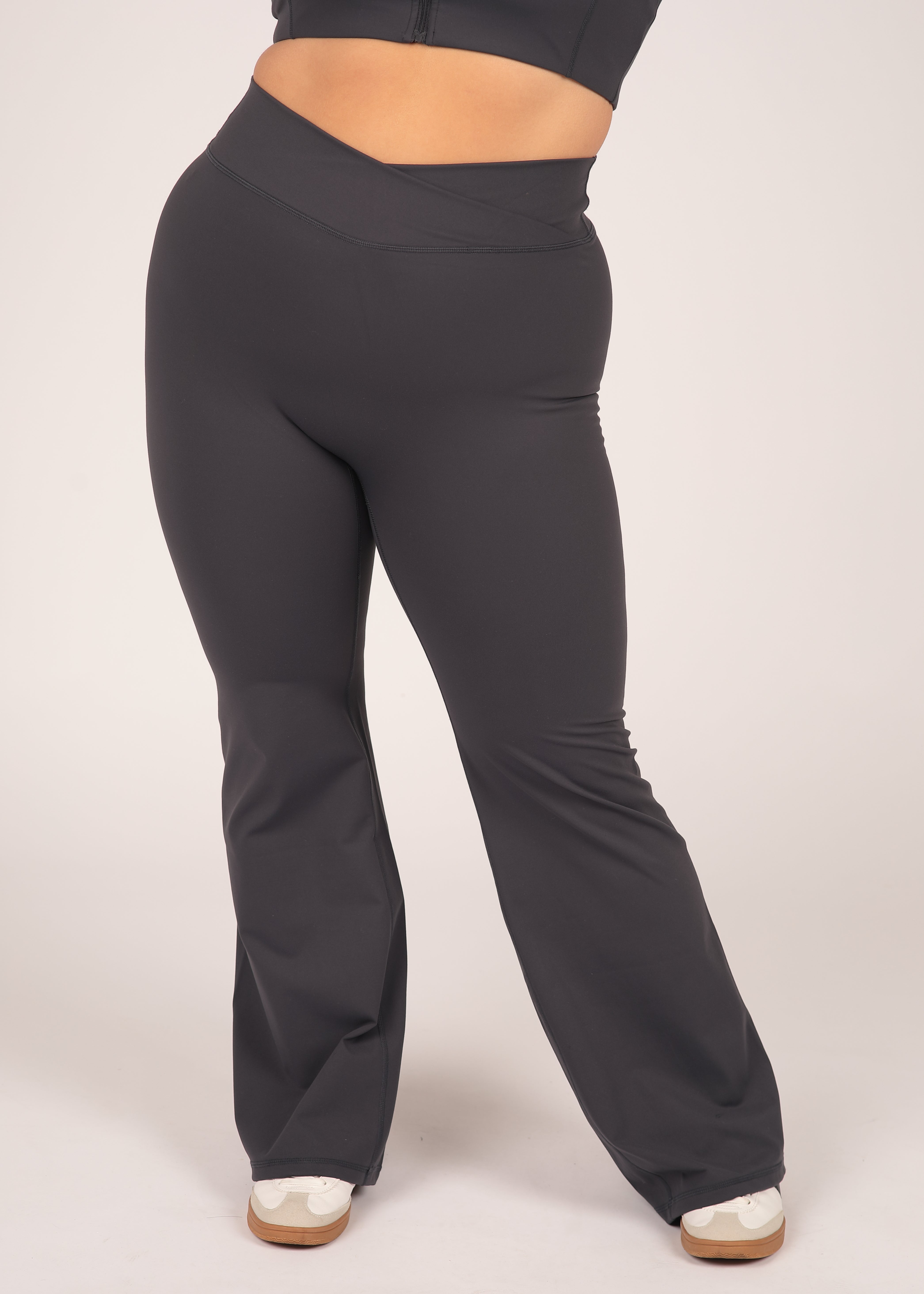 CloudLuxe Core Wrap Soft Charcoal Essential Flares