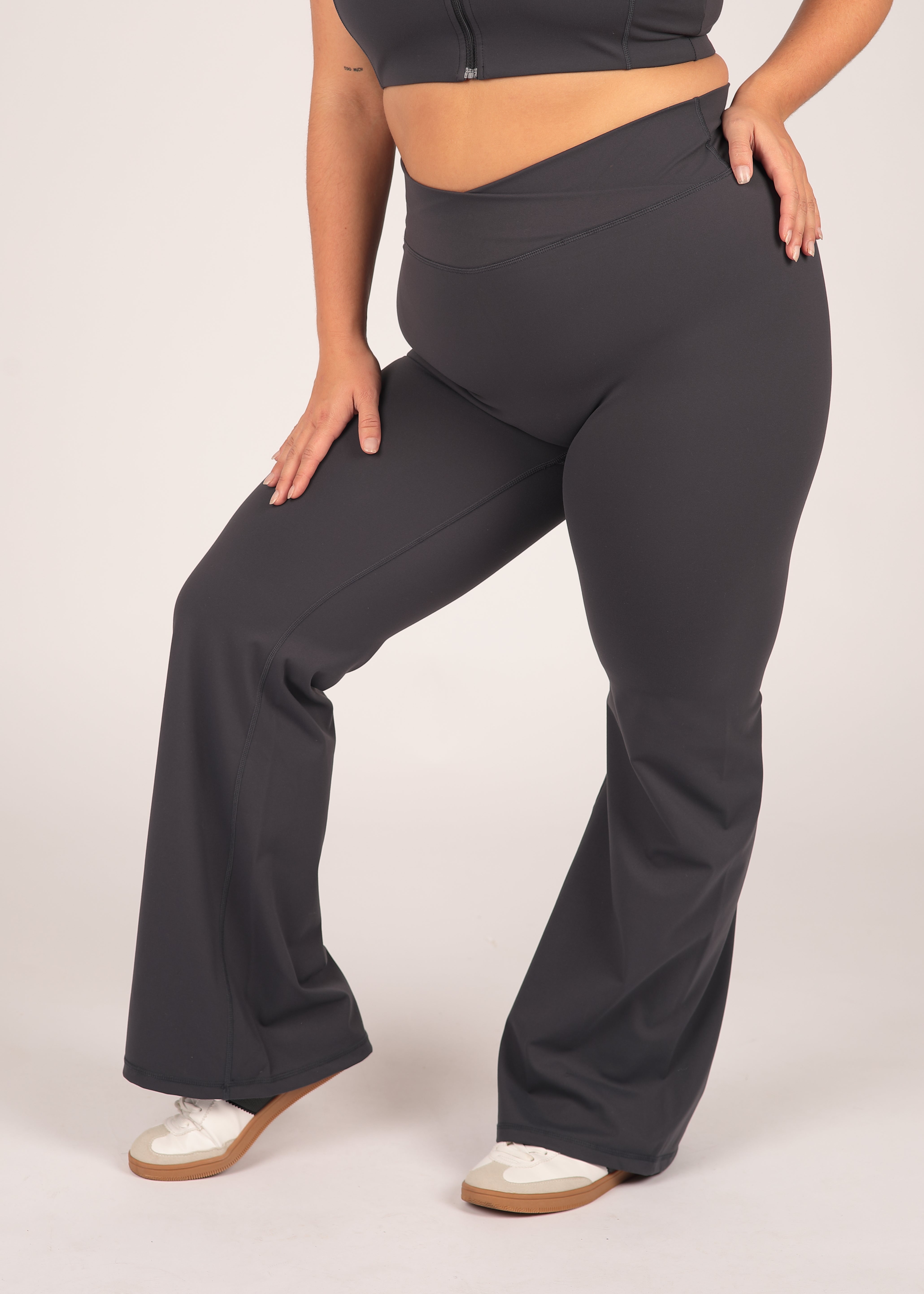 CloudLuxe Core Wrap Soft Charcoal Essential Flares